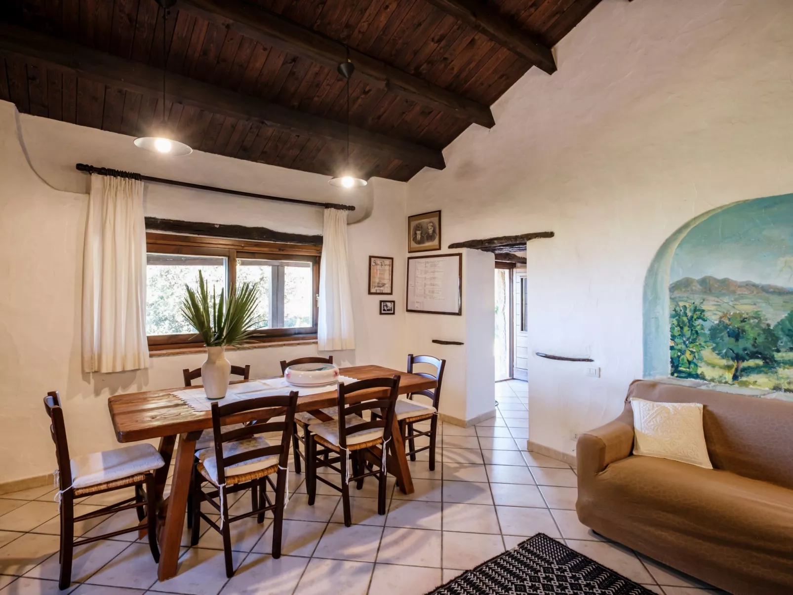 Altes gallurisches Bauernhaus mit Blick auf Olbia - Binnen