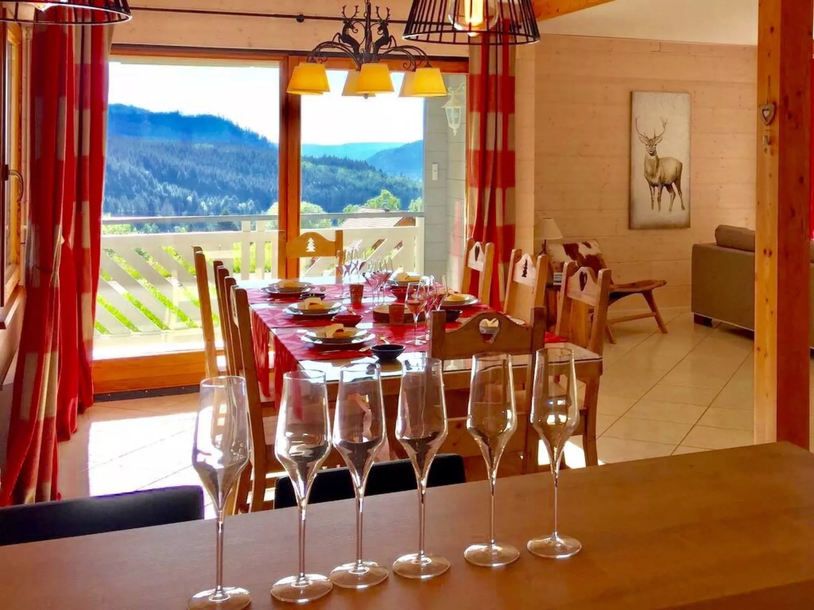 Chalet "Le Flocon Bleu" mit Blick auf das Wasser - Image-tags.info