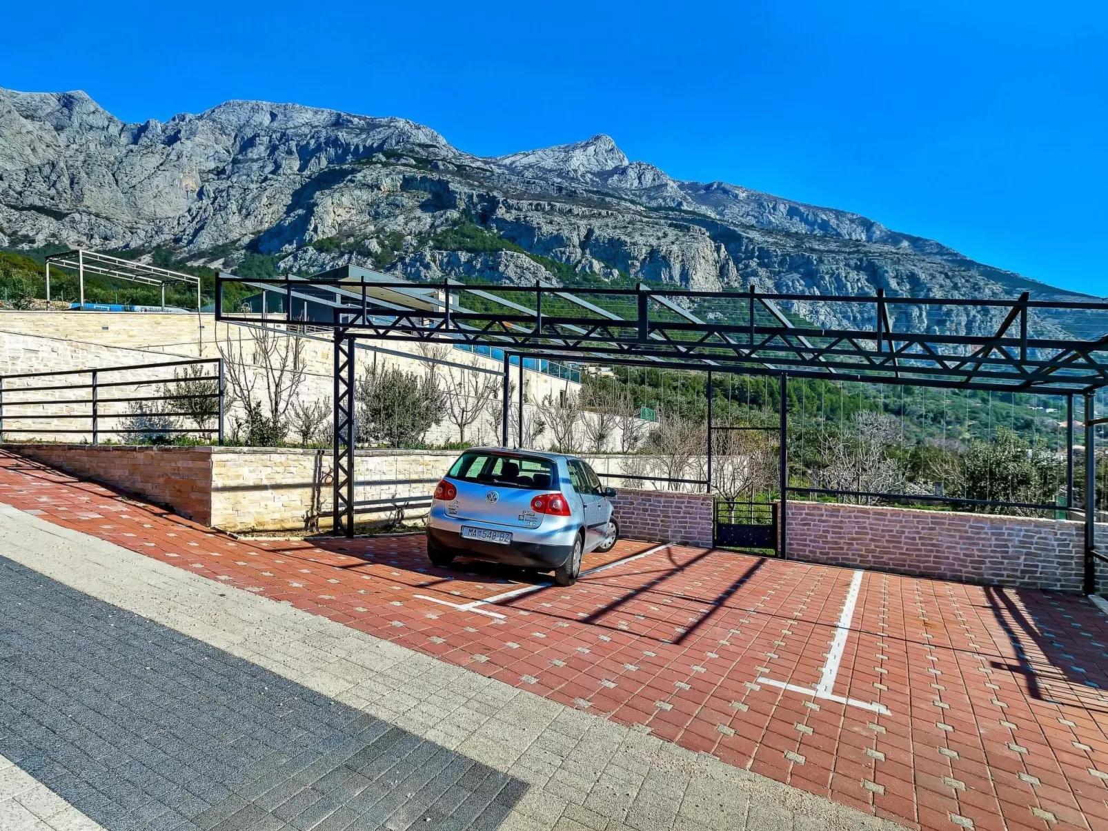 Villa Infinite mit Schwimmbad und Meerblick - Buiten