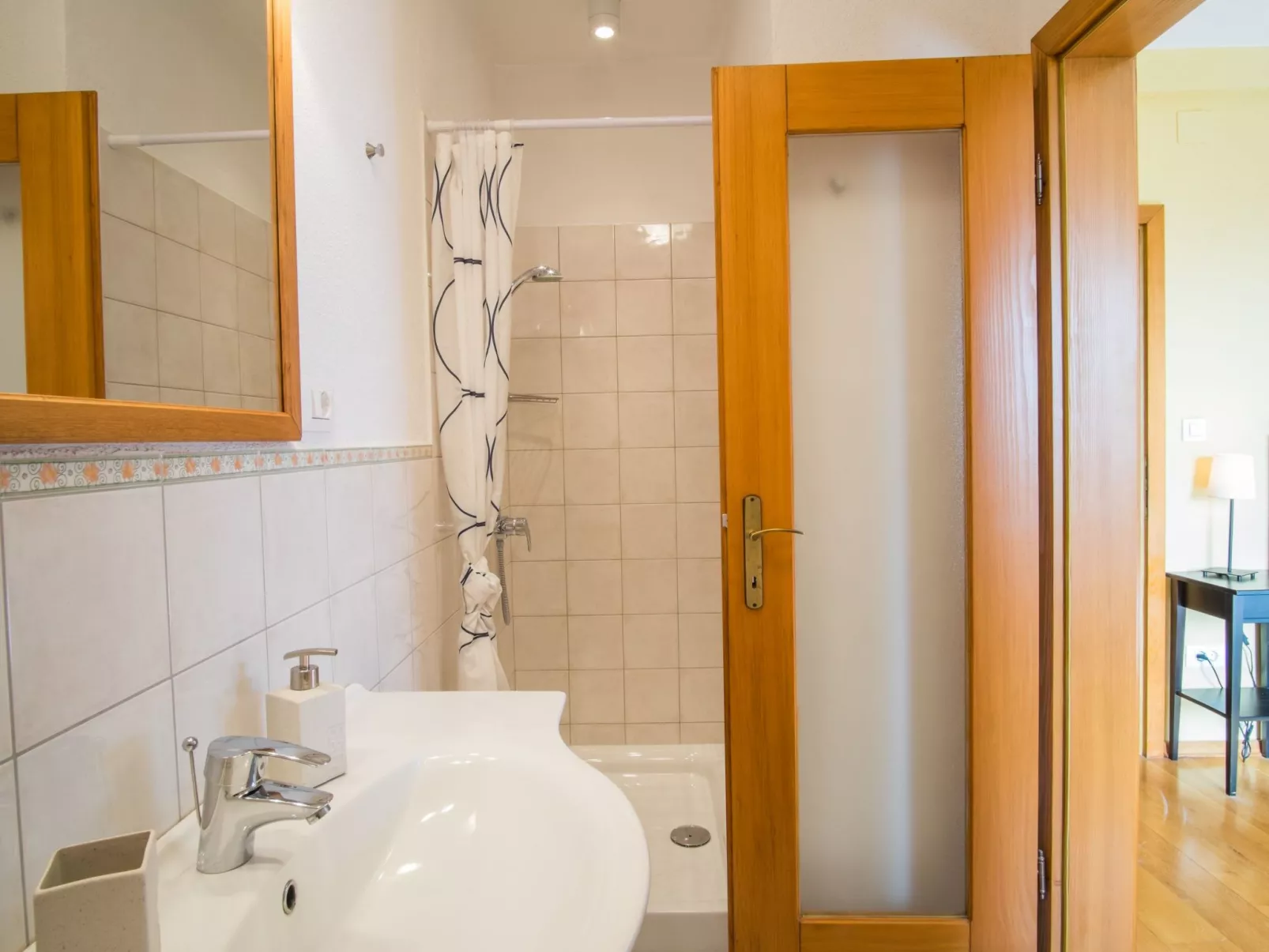 Villa mit Pool, Olivengarten und Meerblick - Image-tags.info