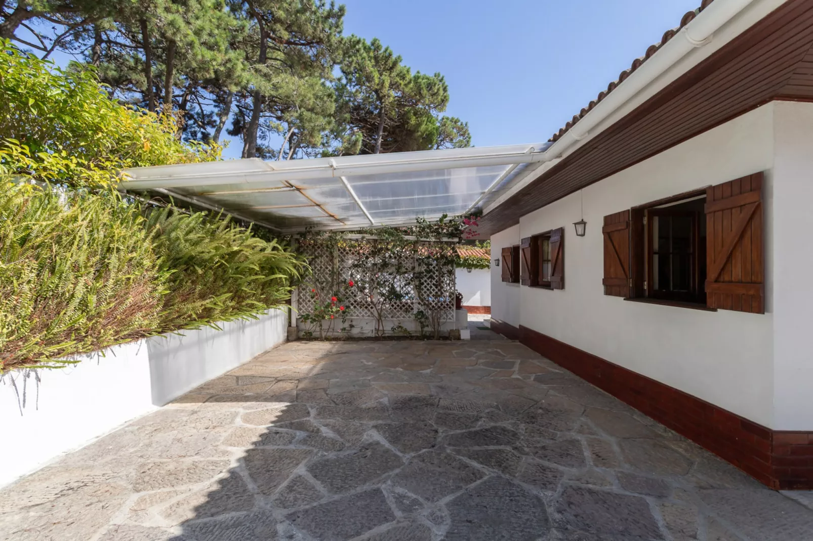 Charming  House and Terrace By Gt House-Image-tags.garage