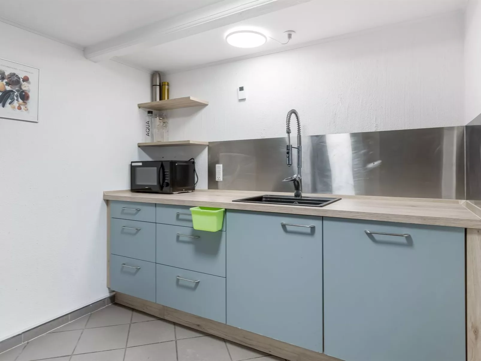 "Yorik" - 1.6km from the sea-Binnen