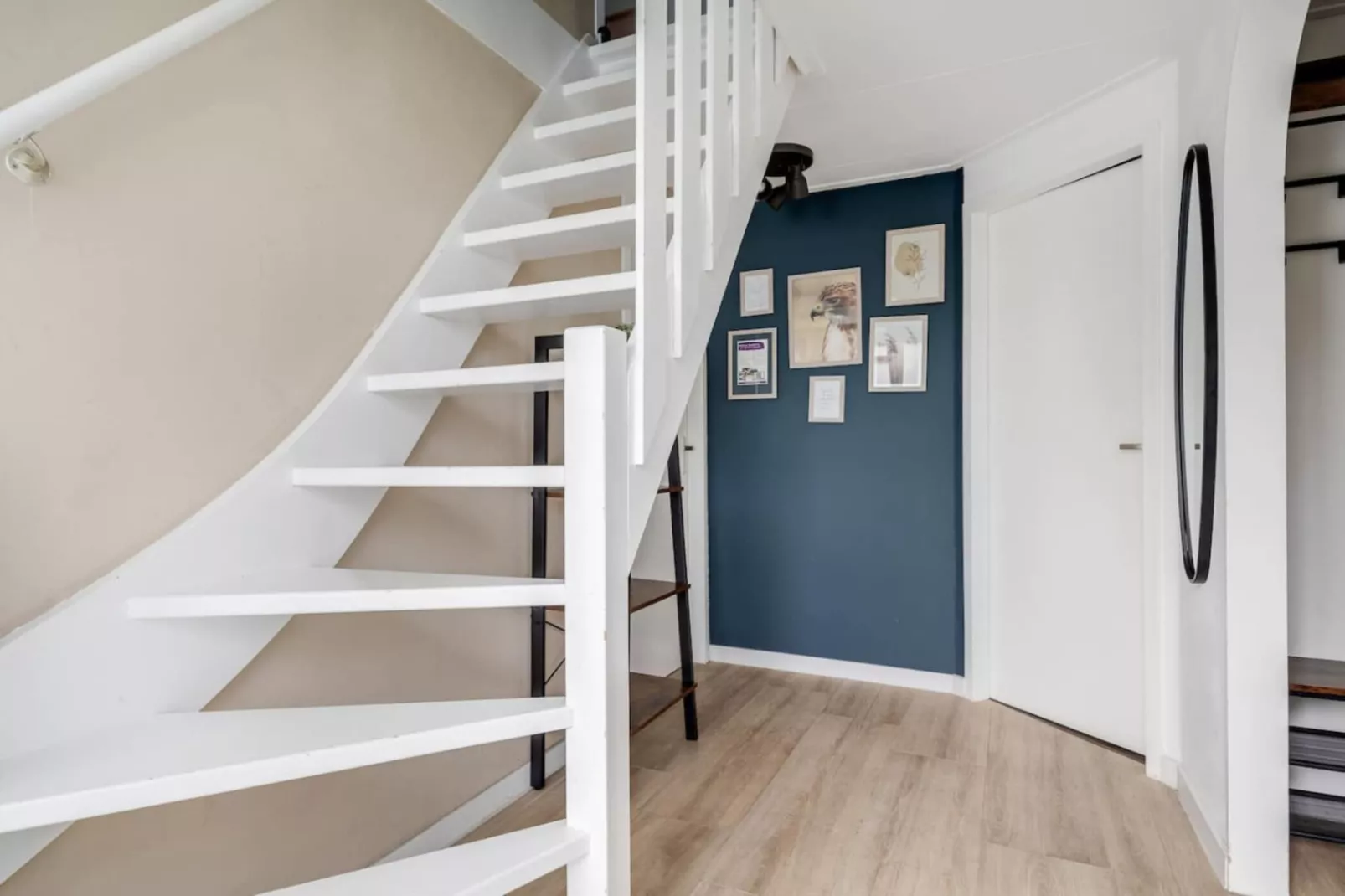 107 | Buizerd | Fijne bungalow met ruime tuin-Trap