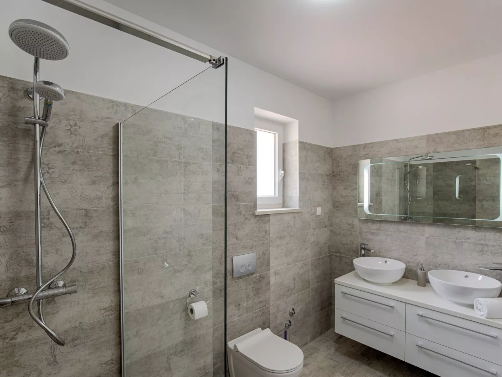 Haus in Pinezići mit privatem Pool - Image-tags.info