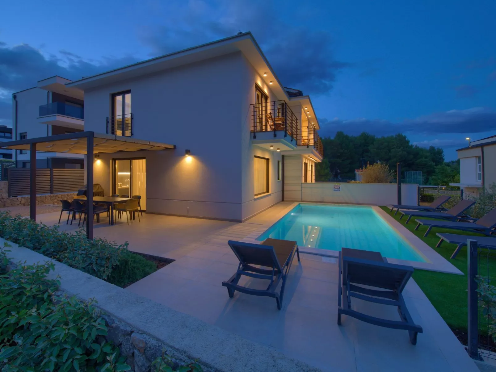 "Lana" mit Schwimmbad - Image-tags.info