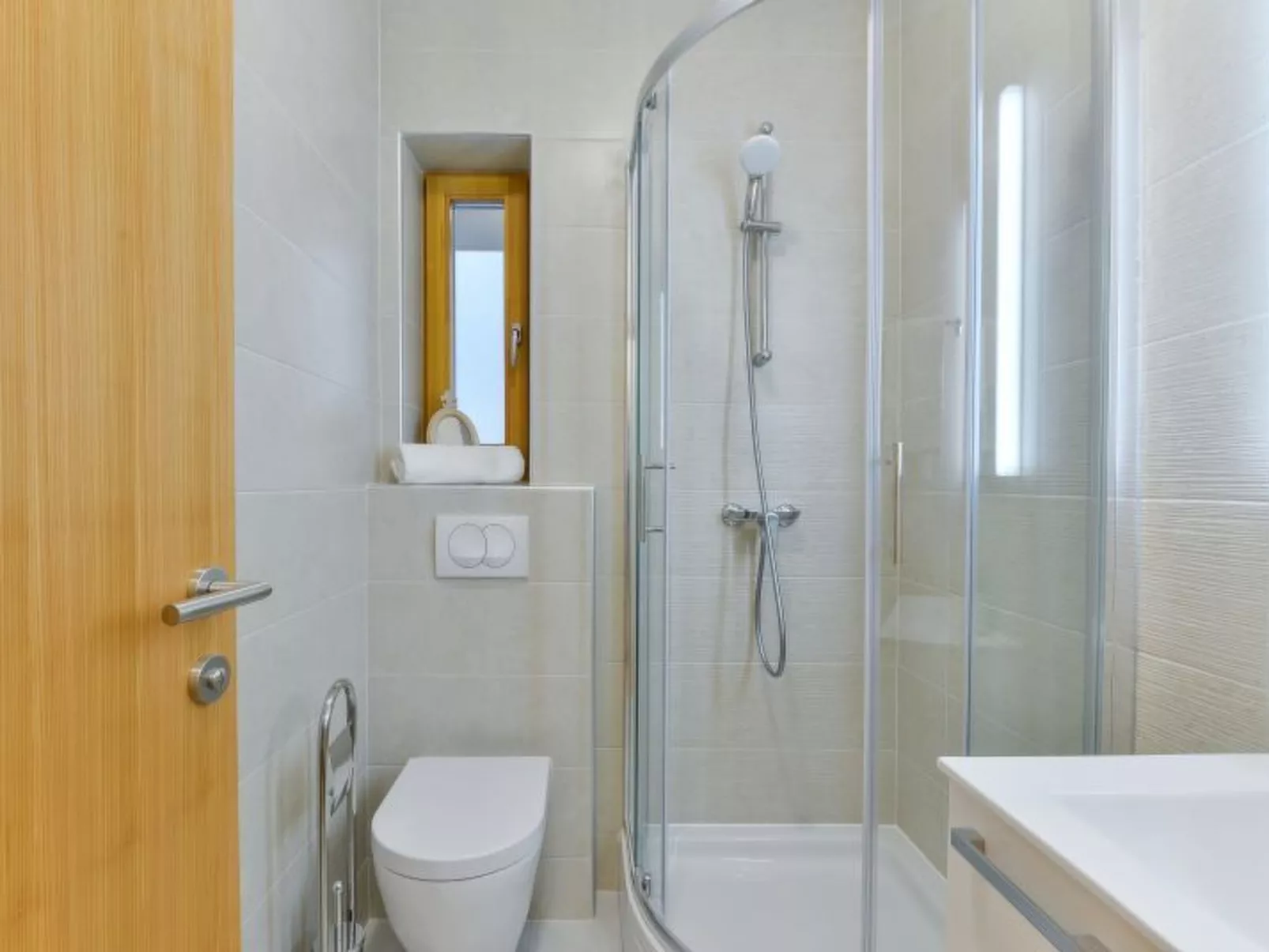 Vila Megy -  ID 2209 - Image-tags.info