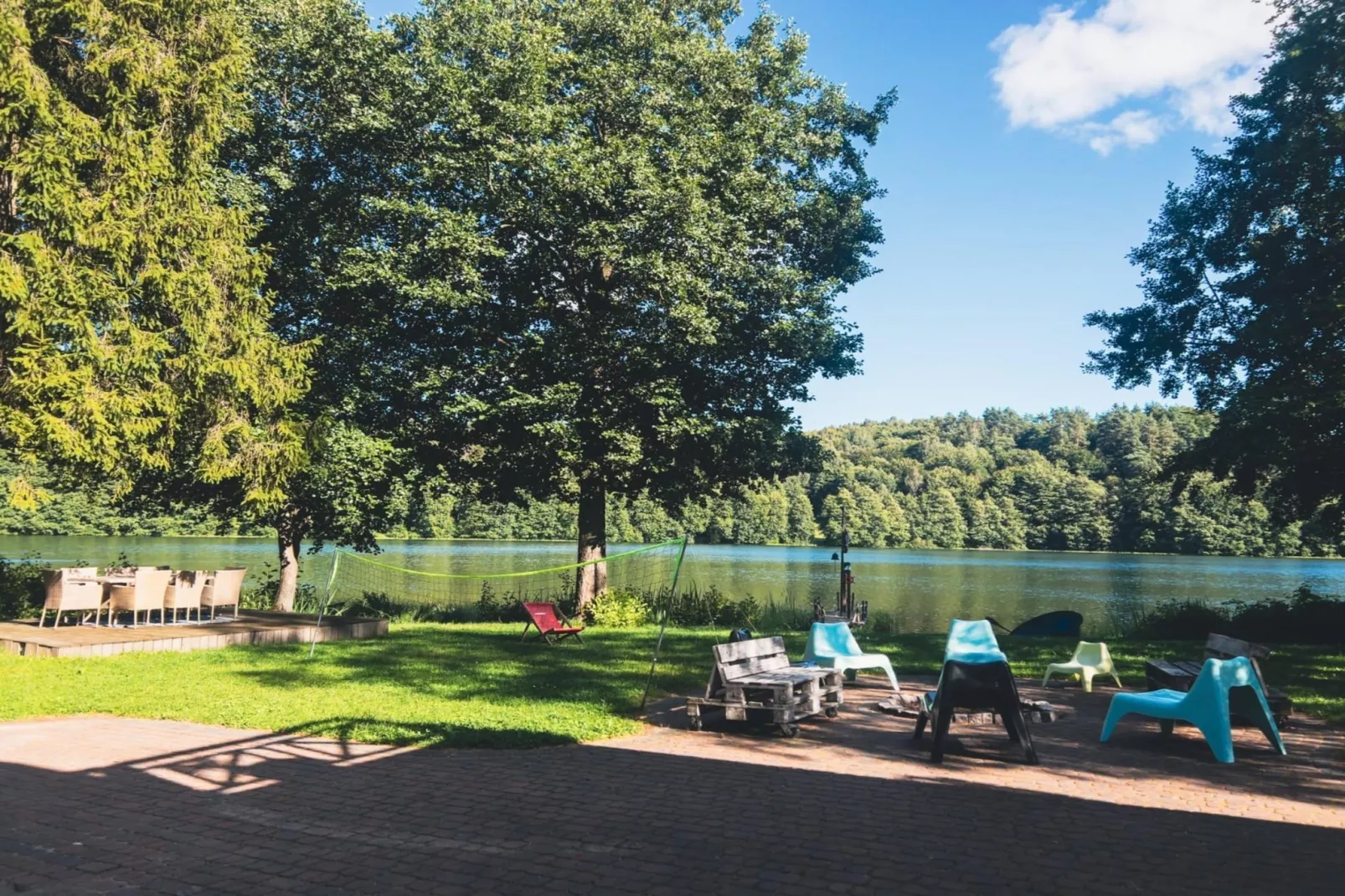 Dom w Starych Czaplach z domkiem na drzewie-Tuinen zomer