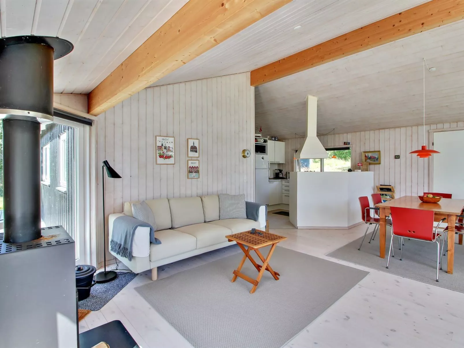 "Lilla" - 120m from the sea - Binnen