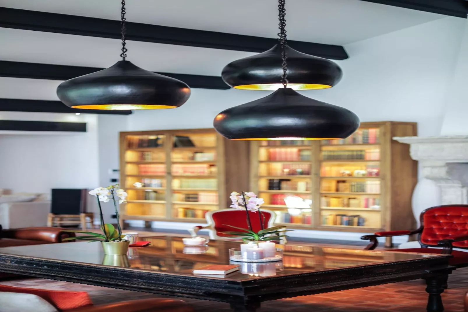 Charmant Mas Provençal avec piscine et jacuzzis-Eetkamer