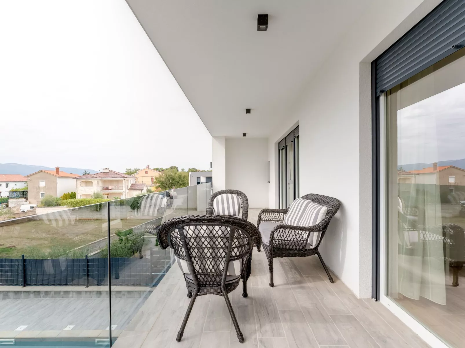 Schöne neue Villa mit Pool in Strandnähe - Image-tags.info