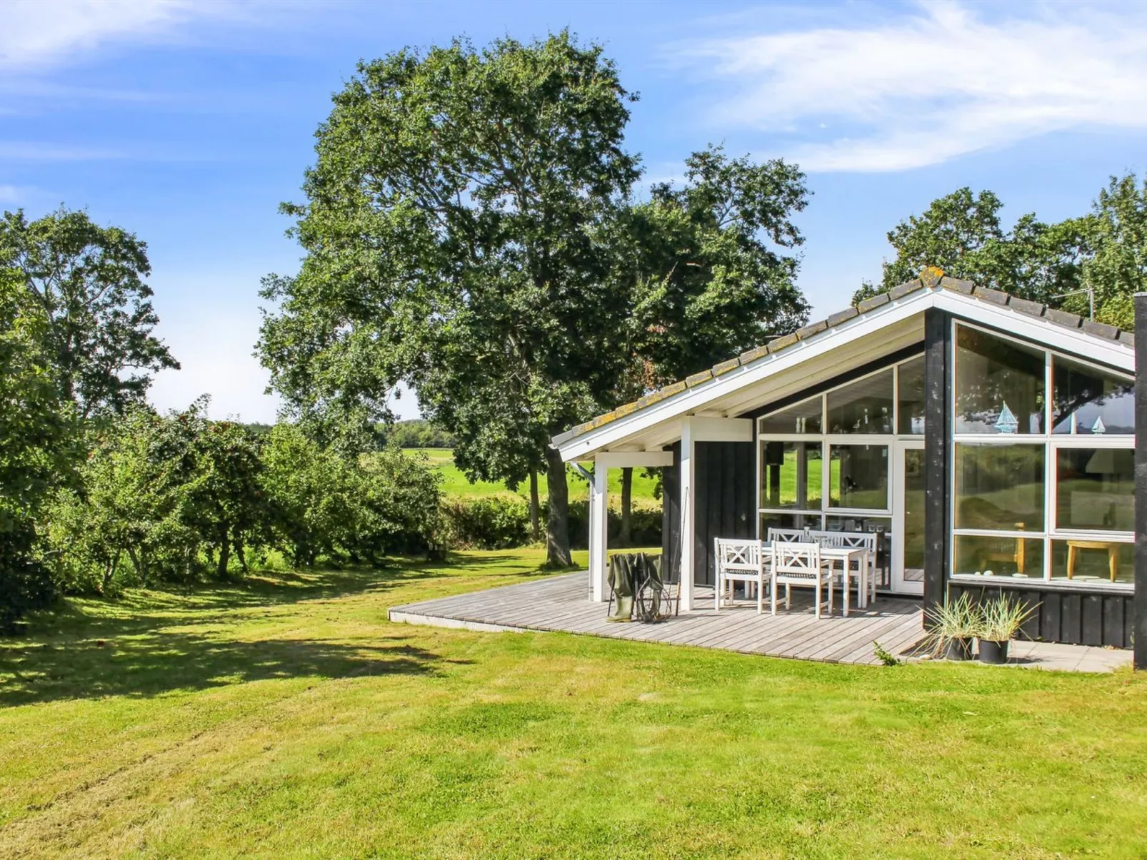 "Lilla" - 120m from the sea - Buiten