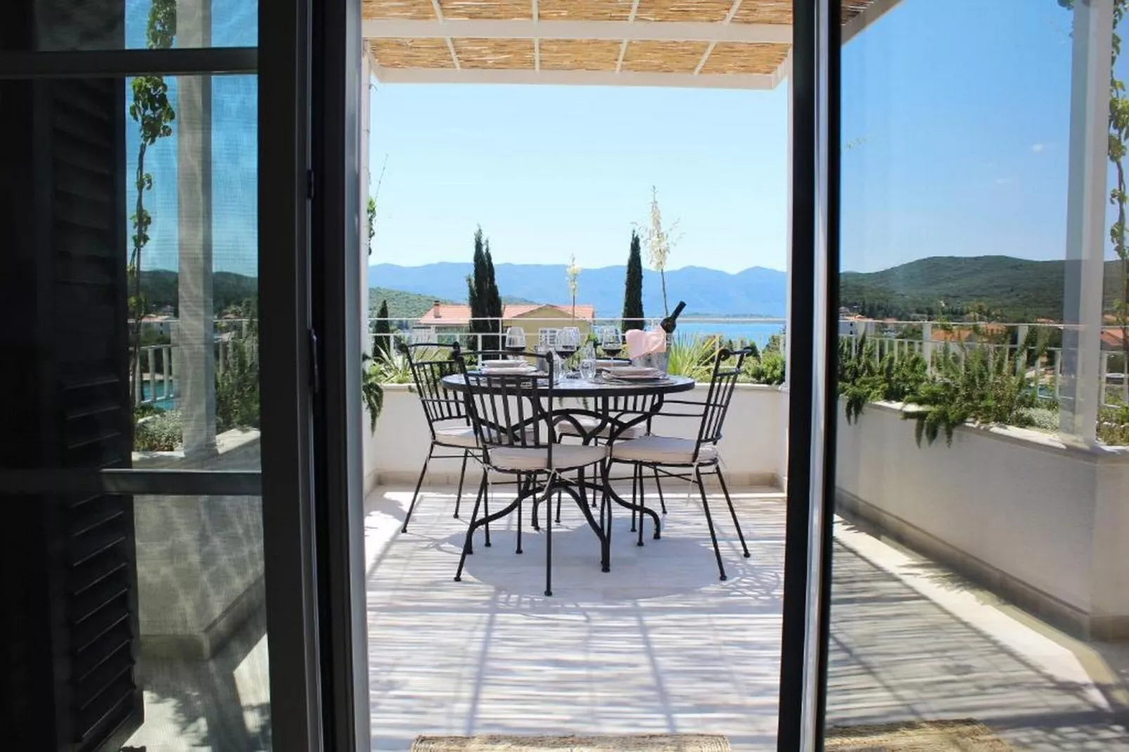 Villa Vera -Three Bedroom Villa with Swimming pool - Terras