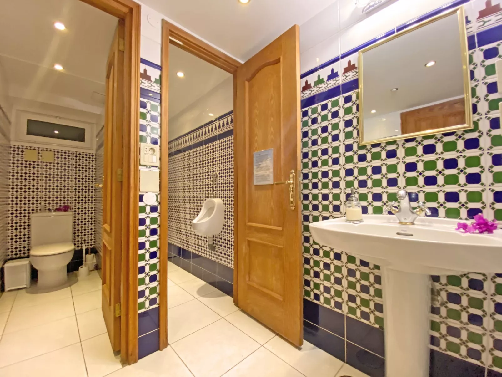 Villa Castillo Moro - Image-tags.info