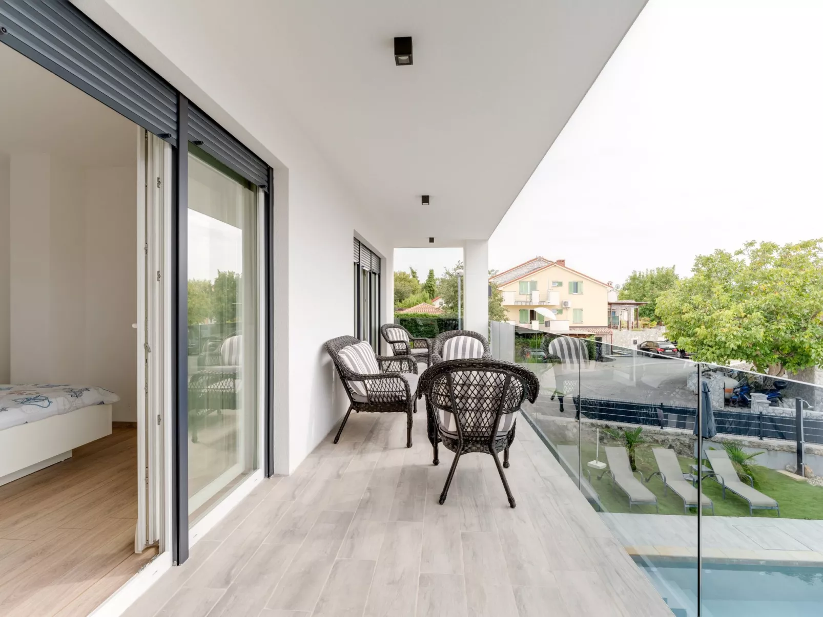 Schöne neue Villa mit Pool in Strandnähe - Image-tags.info