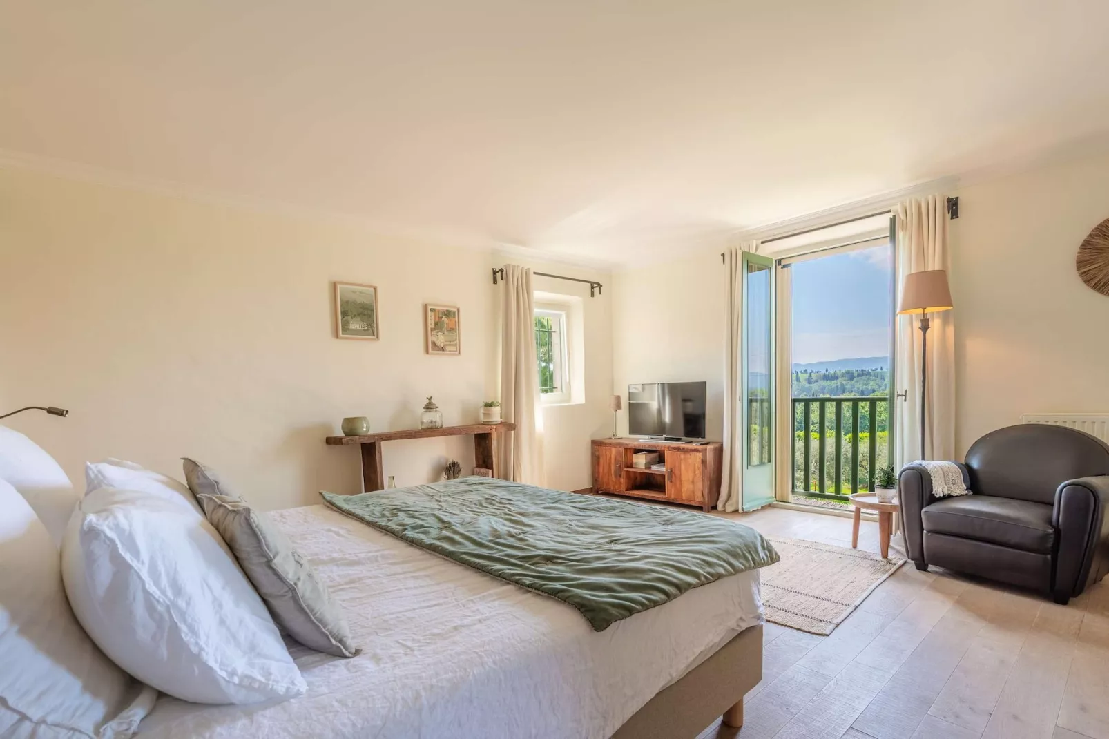 Le Mas Elaïa  votre havre familial avec piscine privée-Slaapkamer