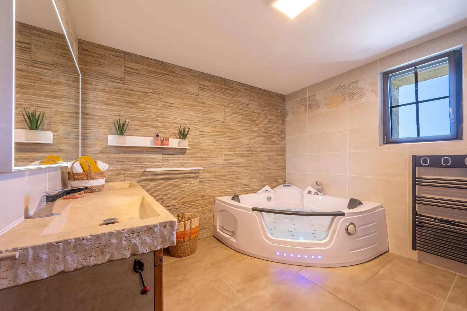 Mas du Mûrier-Badkamer