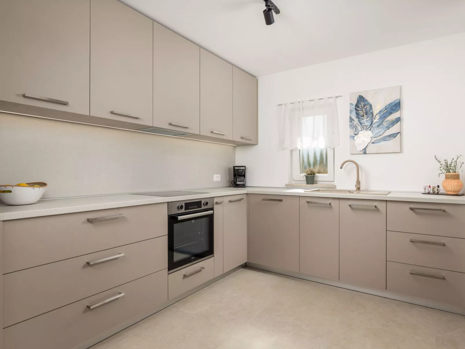 Romantische Villa mit Pool, umgeben von Natur - Image-tags.info