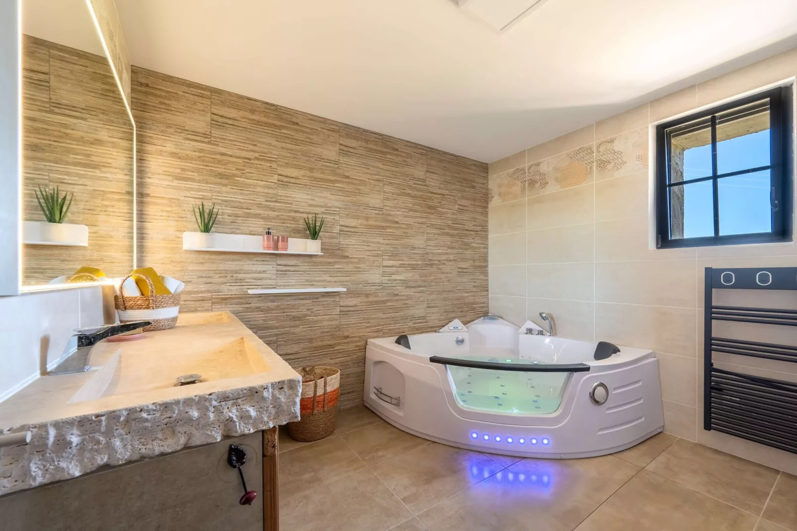 Mas du Mûrier-Badkamer