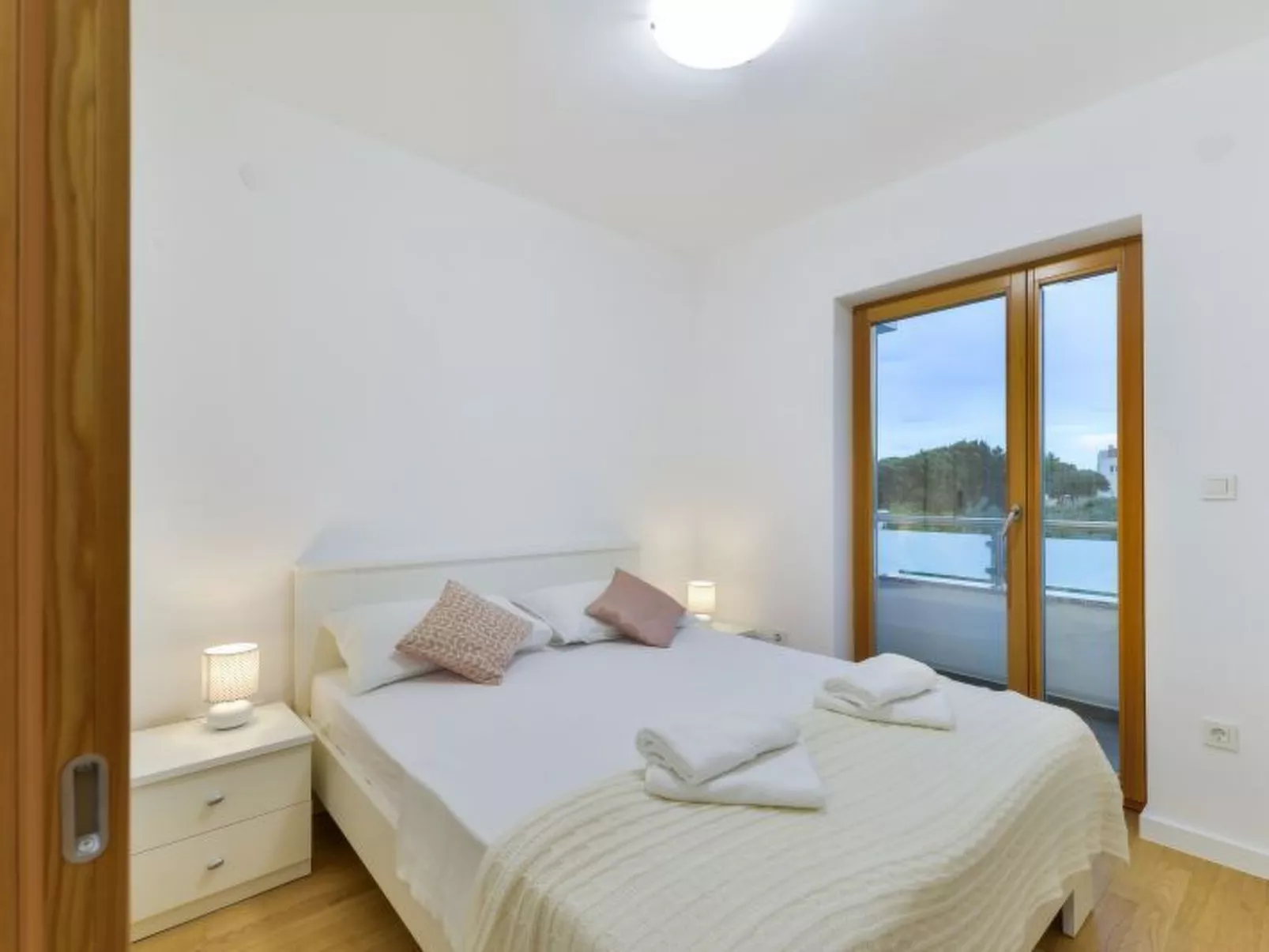 Vila Megy -  ID 2209 - Image-tags.info