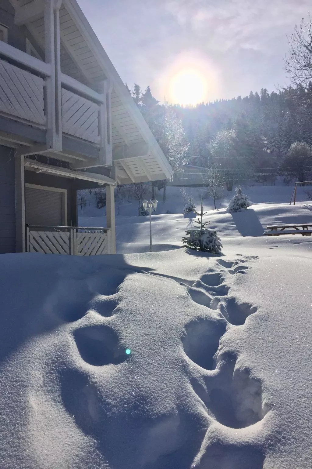 Chalet "Le Flocon Bleu" mit Blick auf das Wasser - Image-tags.info