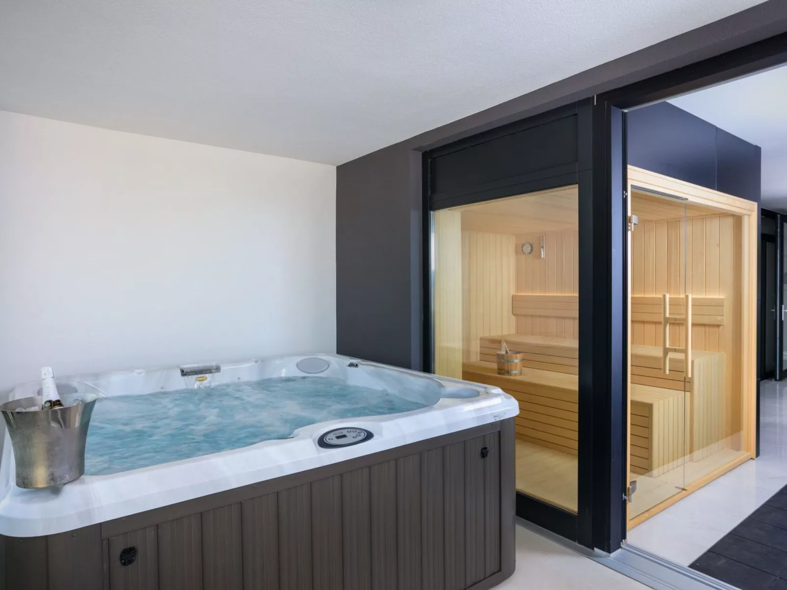 Neue moderne Villa mit Pool in der Nähe von dem - Image-tags.info