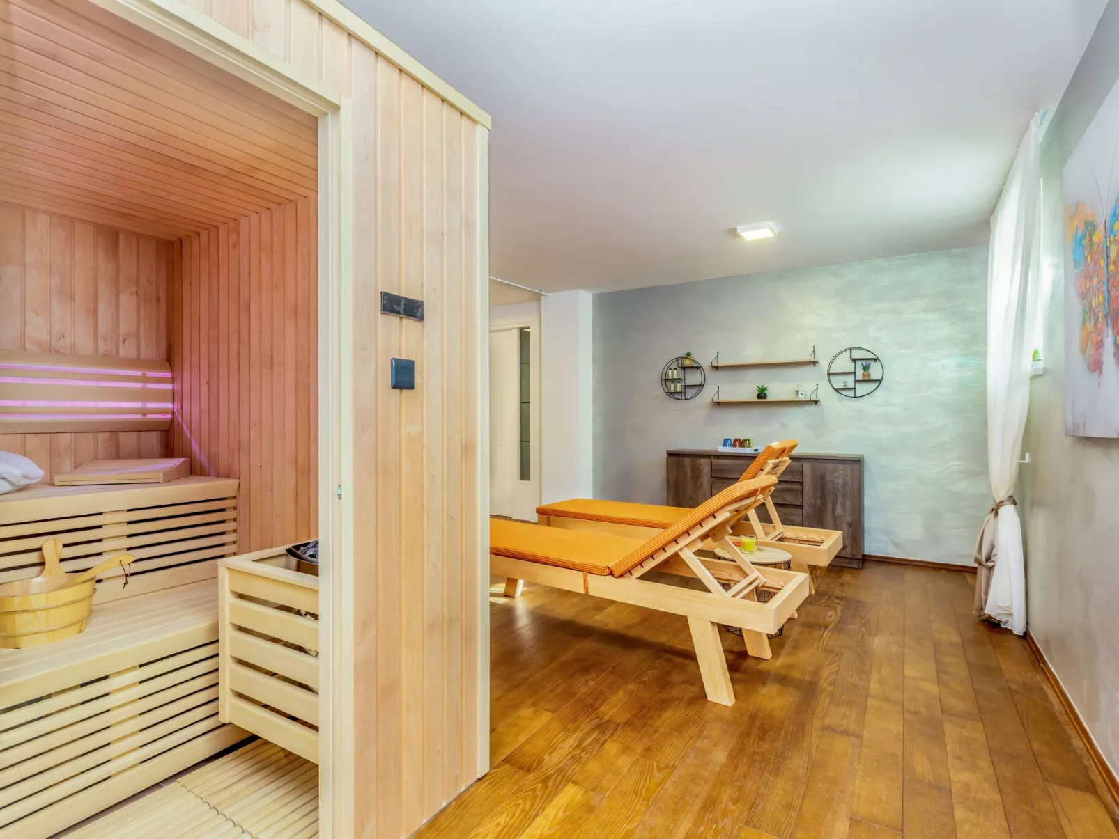 Schöne Villa in einer ruhigen Umgebung mit Pool - Image-tags.info