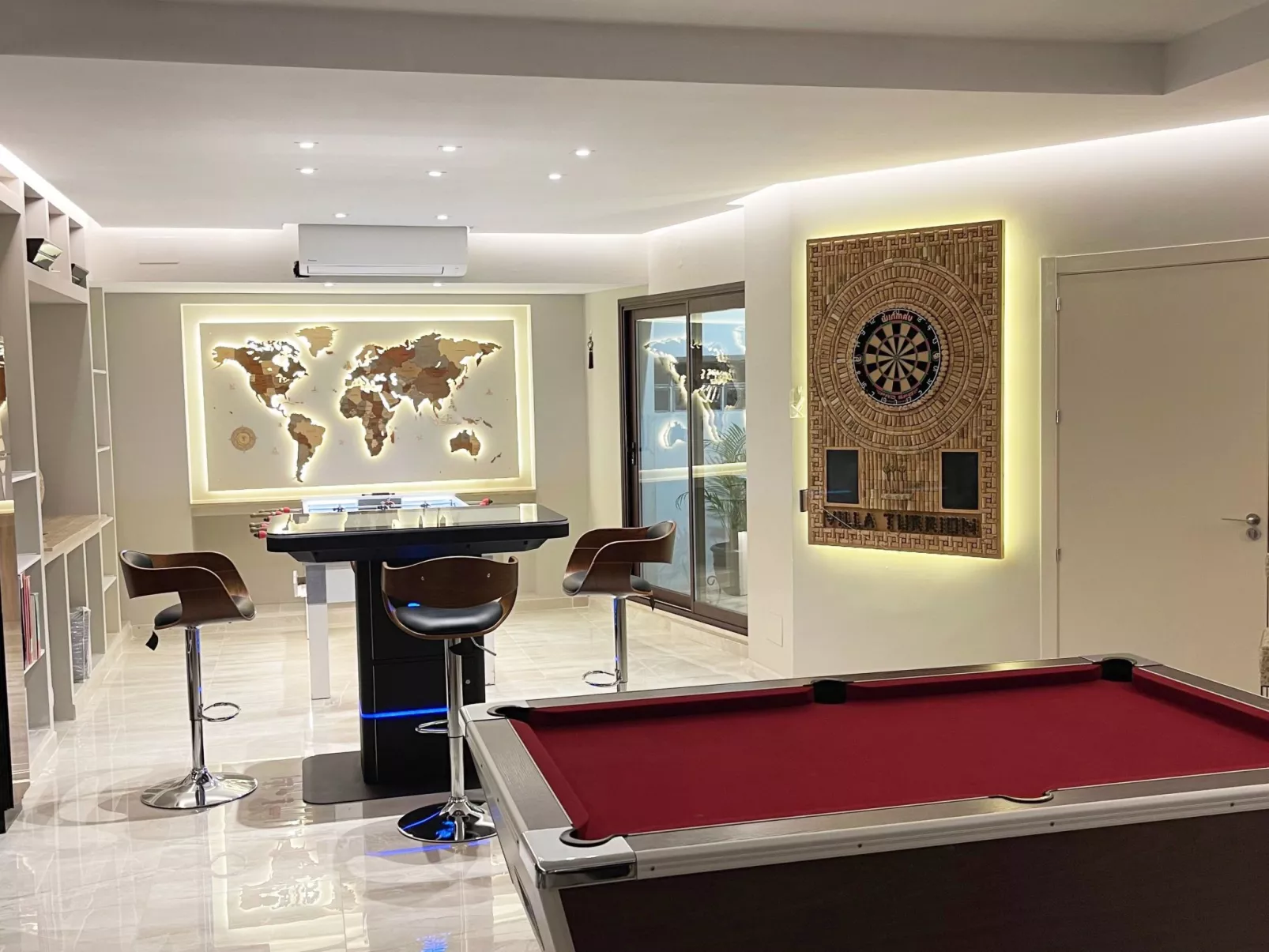 In der Nähe des Strandes, beheiztes Schwimmbad, Spielraum, Spielzimmer, etc - Binnen