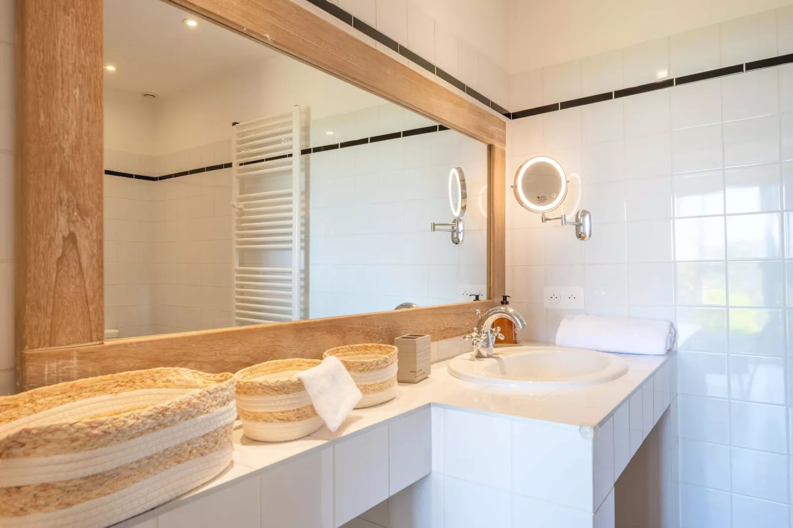 Le Mas Elaïa  votre havre familial avec piscine privée-Badkamer