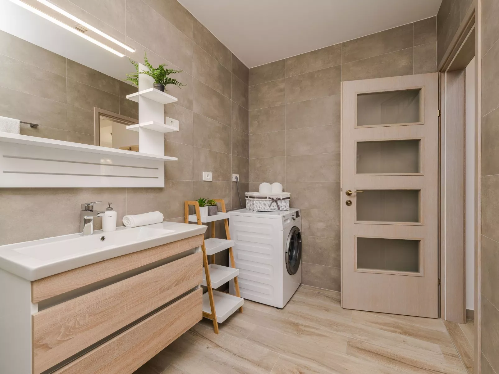 Neue Steinvilla mit beheiztem Pool in Strandnähe - Image-tags.info