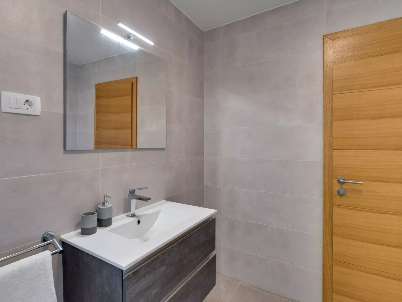 Schone Villa mit Pool, Meerblick, Strand - Image-tags.info