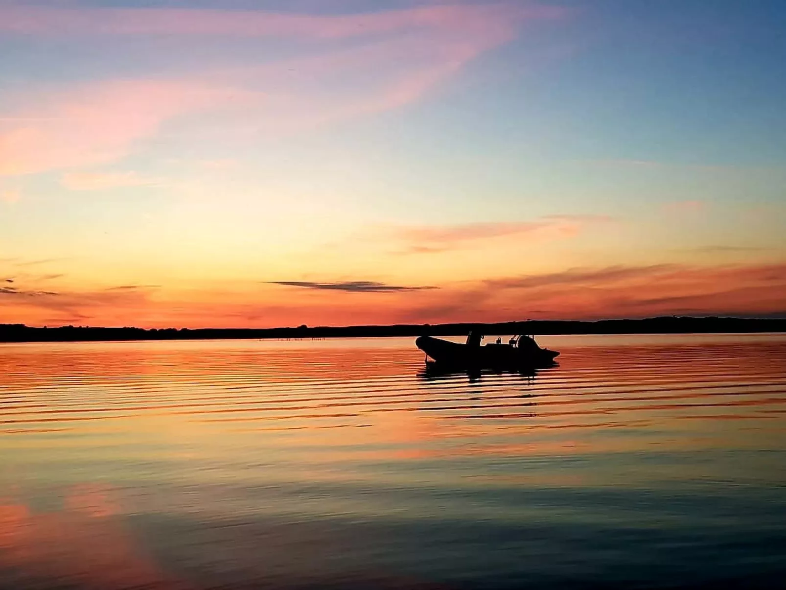 TRADITIONELLES REETDACHHAUS MIT SAUNA, KAMINOFEN UND PRIVATEM WASSERZUGANG - Image-tags.info