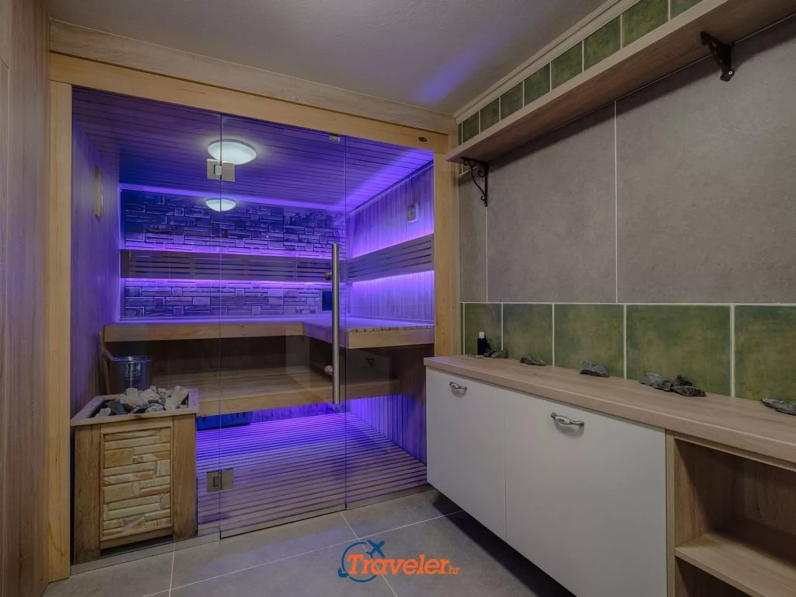 Schöne Steinvilla mit beheiztem Pool und Sauna - Image-tags.info