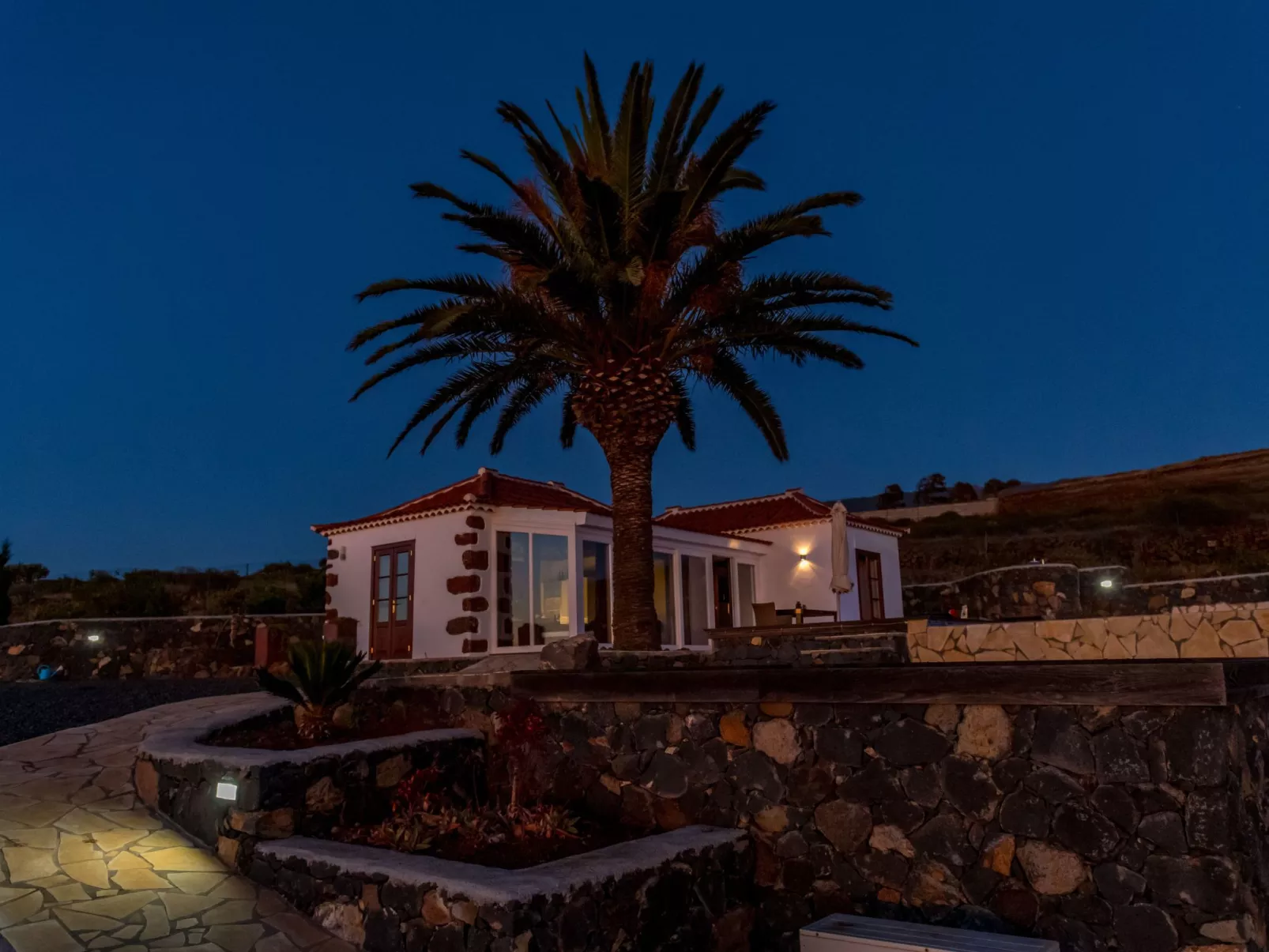 Romantische Ferienvilla mit Infinity-Pool und Panoramameerblick - Image-tags.info