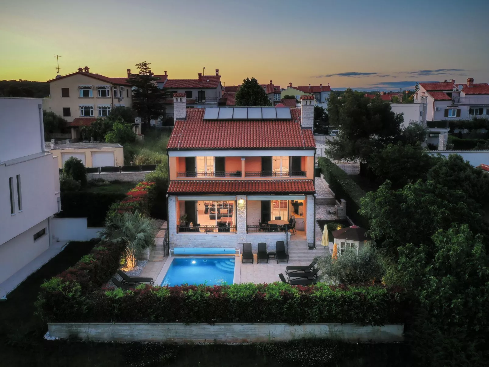 In Pomer mit privatem beheizten Pool und Meerblick - Image-tags.info