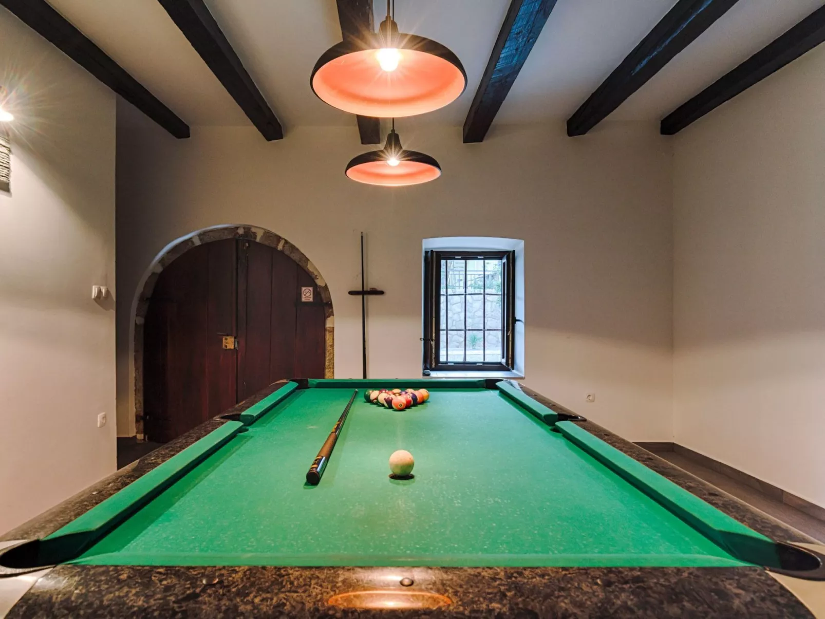 Luxuriöse Villa mit Pool, großem mediterranen Garten und Kinderspielplatz. - Image-tags.info