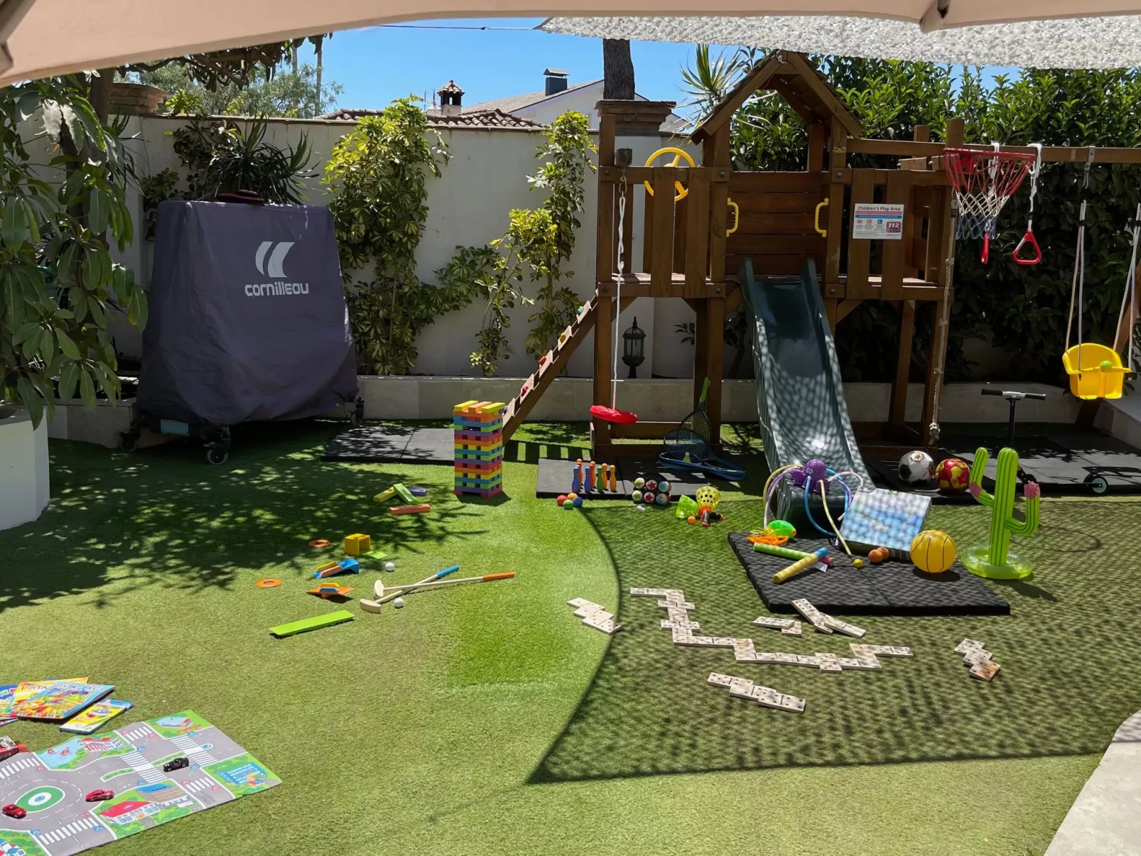 In der Nähe des Strandes, beheiztes Schwimmbad, Spielraum, Spielzimmer, etc - Buiten