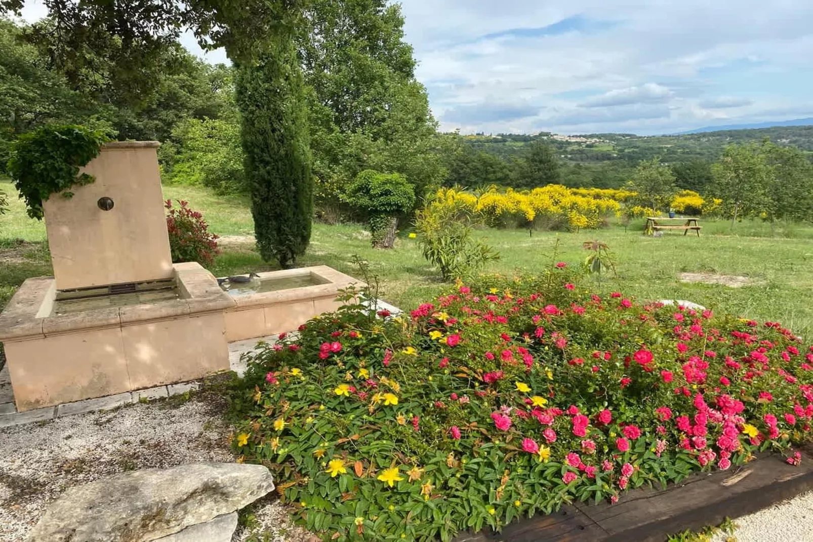 Villa provencale à Murs coeur du Luberon-Tuinen zomer