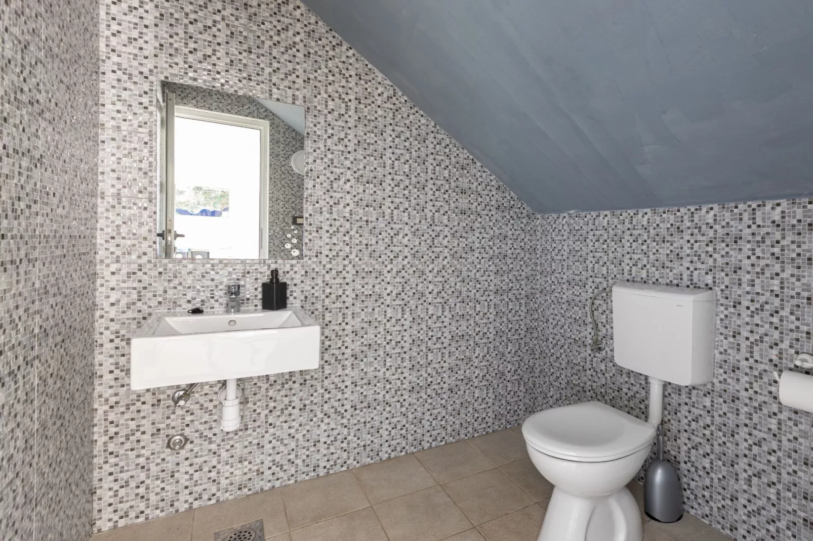 Villa Blanka - Six Bedroom Villa with Swimming Pool and Sea View-Badkamer