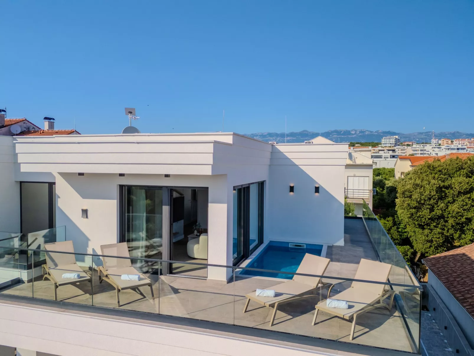 Vier-Schlafzimmer-Wohnung Dantela mit Tauchbecken - Binnen