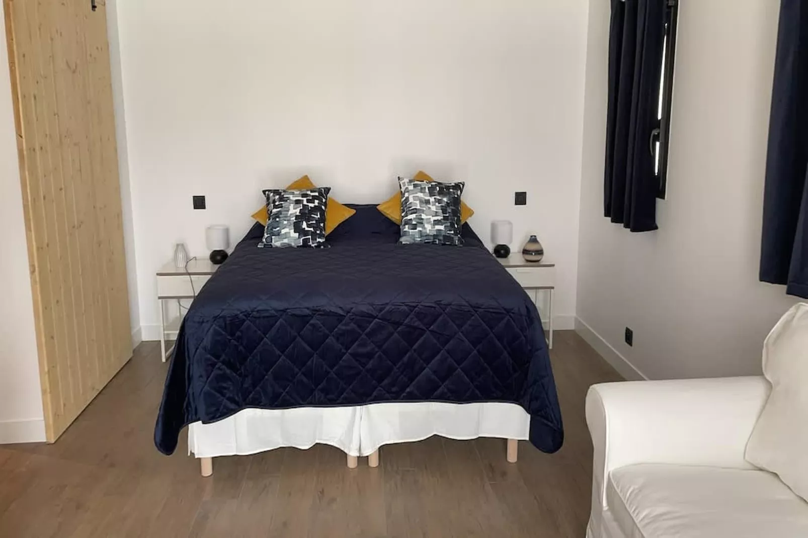 Charmant Mas Provençal avec piscine et jacuzzis-Slaapkamer