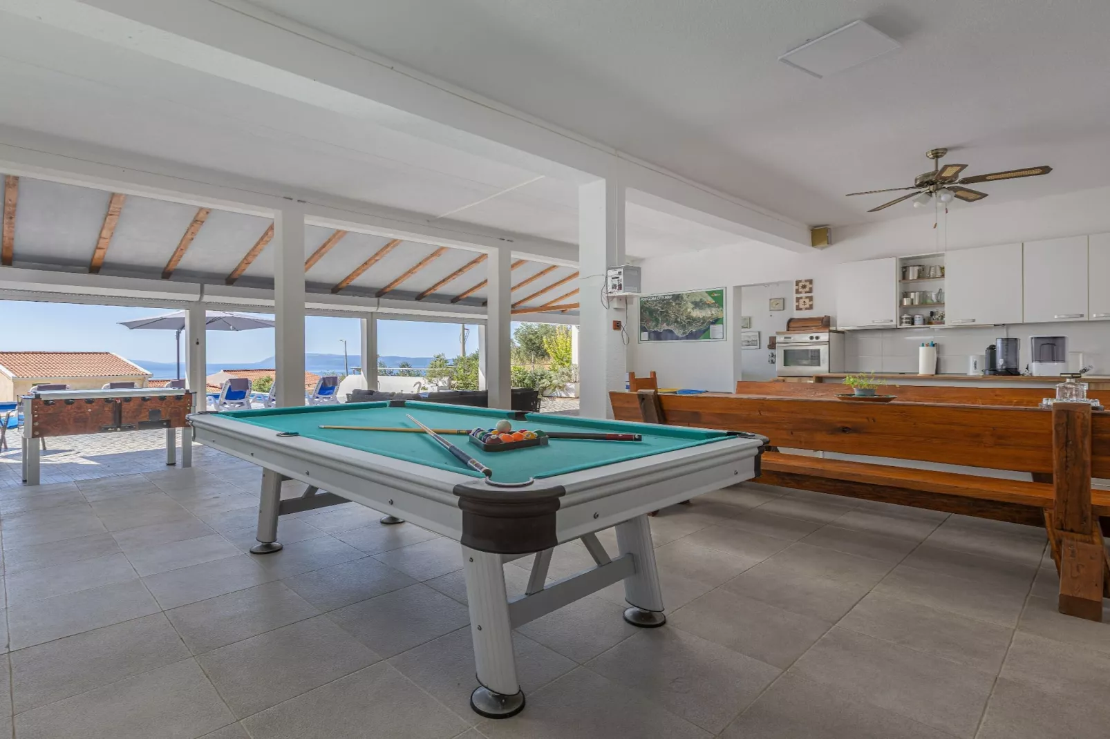 Villa Blanka - Six Bedroom Villa with Swimming Pool and Sea View-Faciliteiten