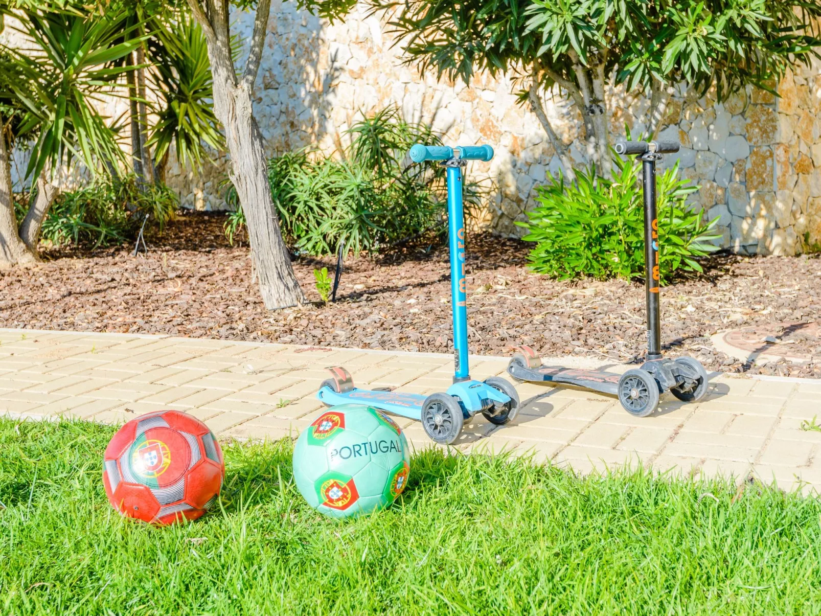 "Elena 2" mit Blick auf das Wasser - Image-tags.info