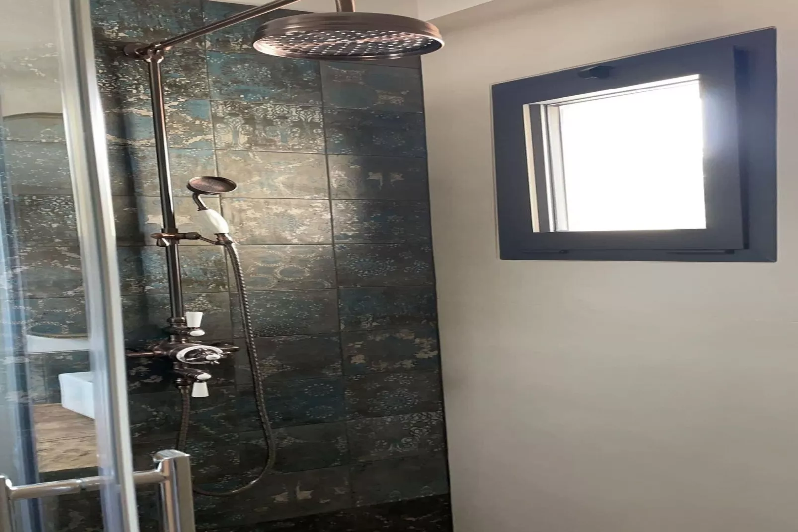 Charmant Mas Provençal avec piscine et jacuzzis-Badkamer