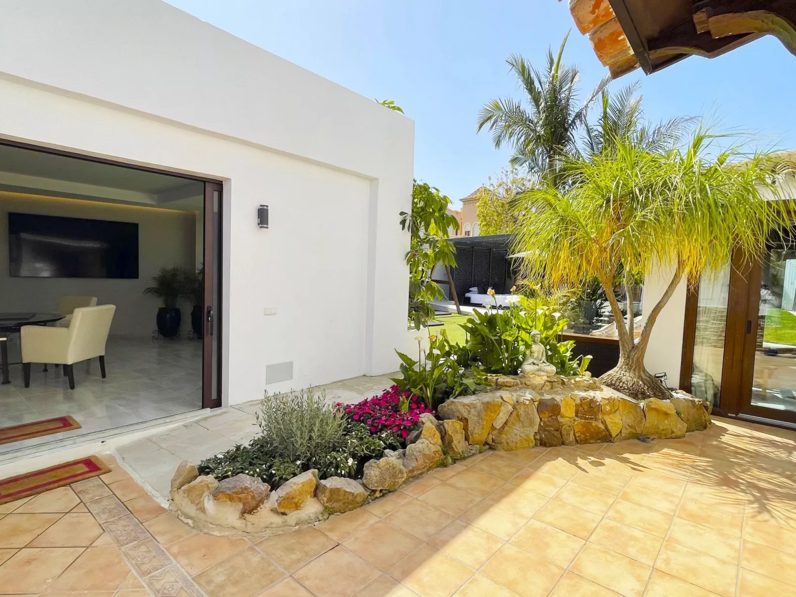 In der Nähe des Strandes, beheiztes Schwimmbad, Spielraum, Spielzimmer, etc - Buiten