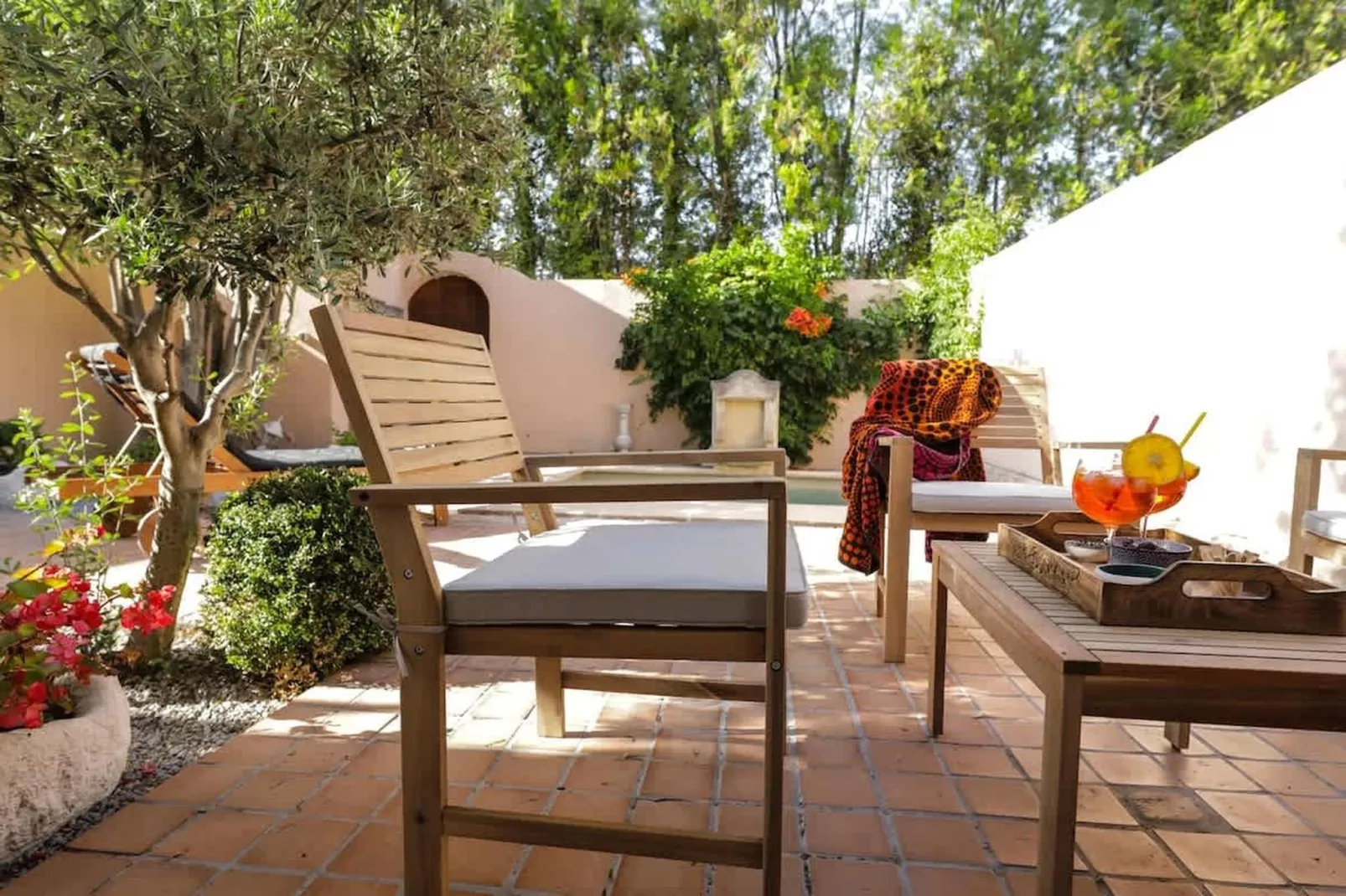 Charmant Mas Provençal avec piscine et jacuzzis-Terrasbalkon