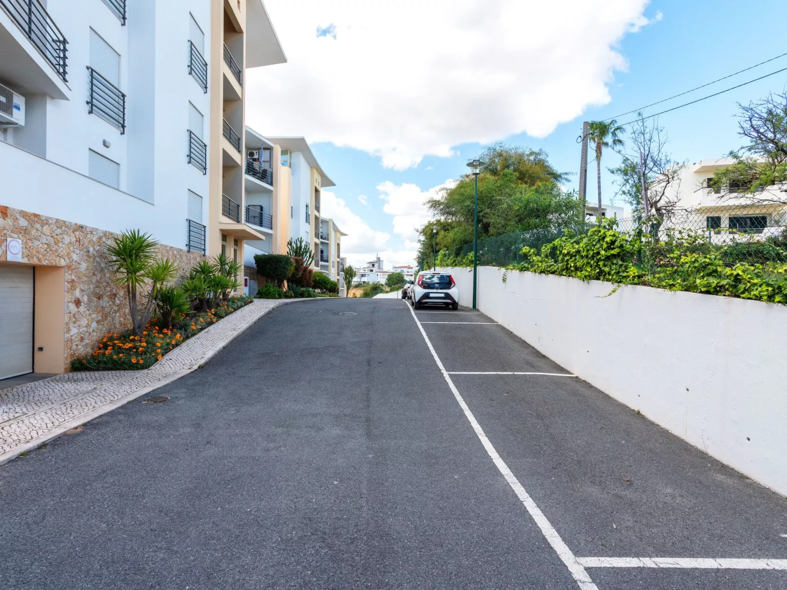 "Elena 2" mit Blick auf das Wasser - Image-tags.info