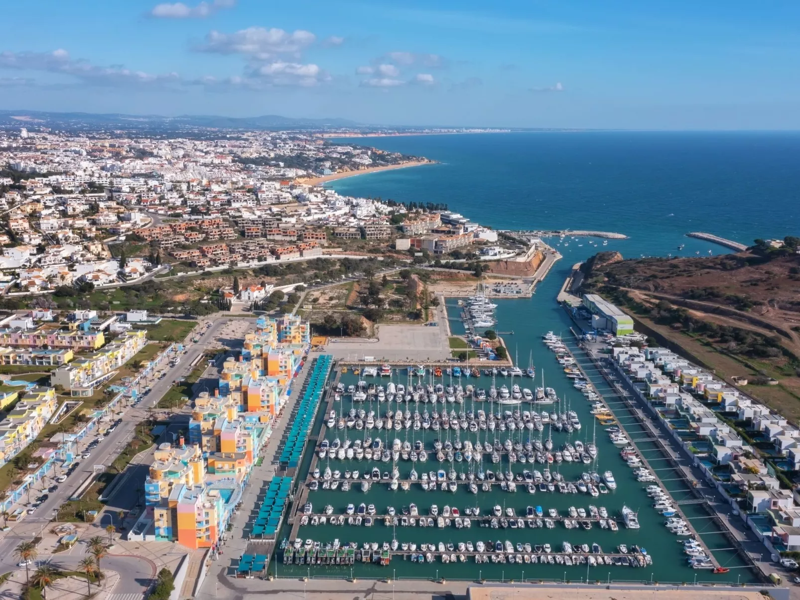 "Elena 2" mit Blick auf das Wasser - Image-tags.info