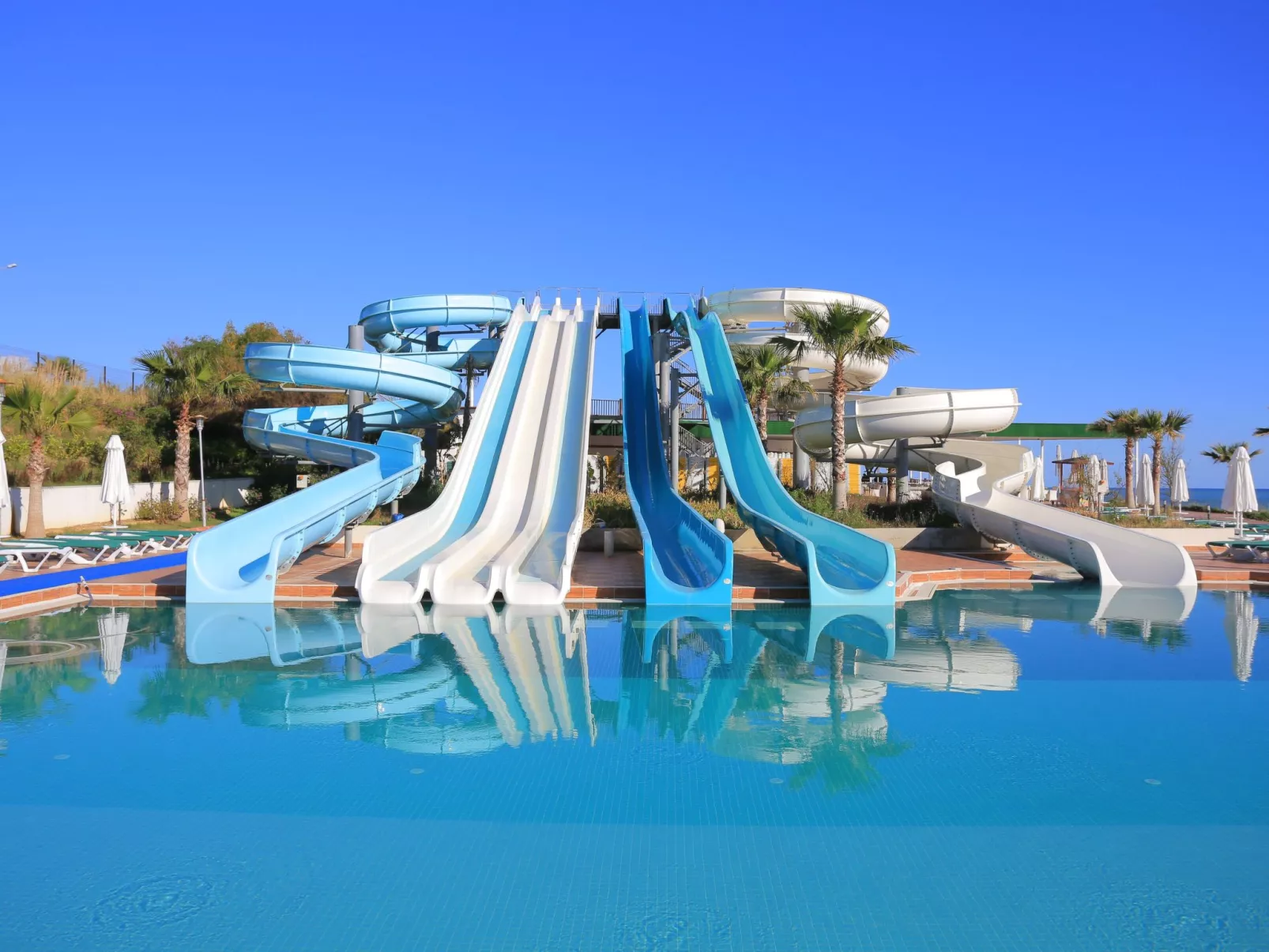 "Elena 1" mit Blick auf das Wasser - Image-tags.info