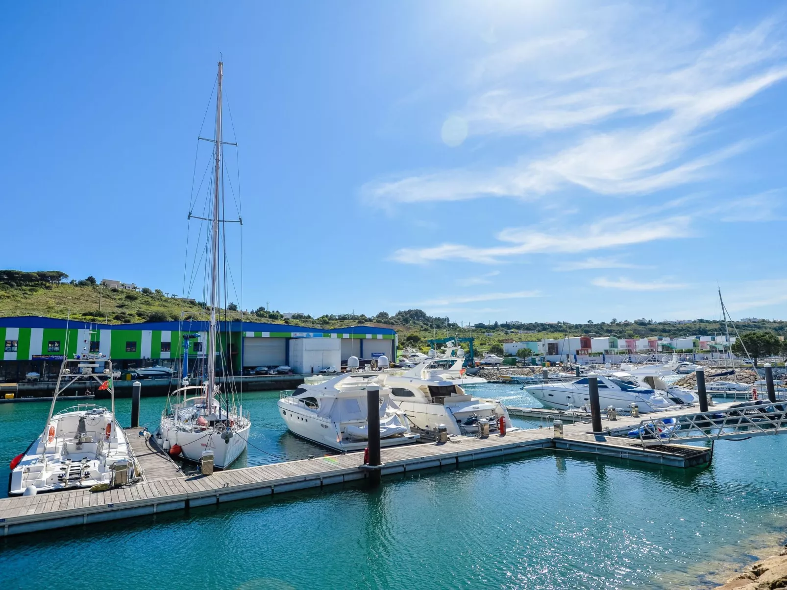 "Elena 2" mit Blick auf das Wasser - Image-tags.info