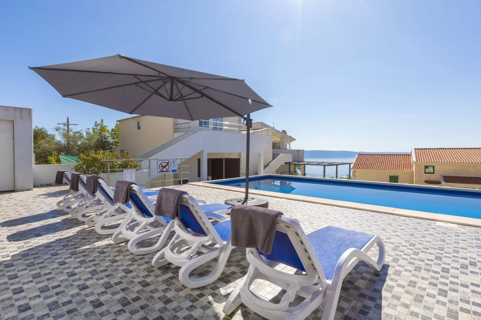 Villa Blanka - Six Bedroom Villa with Swimming Pool and Sea View-Zwembad